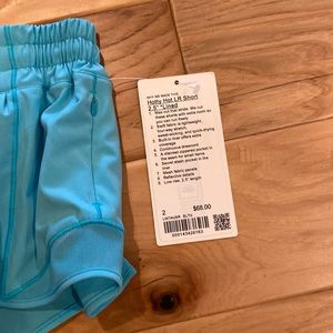 Lululemon Hottie Hot 2.5 size 2 electric turquoise